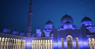 Top 10 Beautiful & Biggest Mosques in the World- Hit List