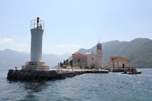 Risks-for-Women-Traveling-Alone-in-Montenegro-LOW